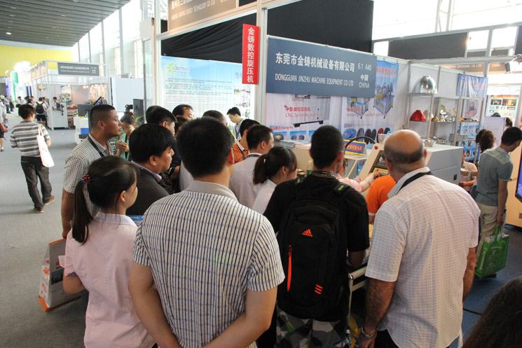 国际照明展览会被围观的我们